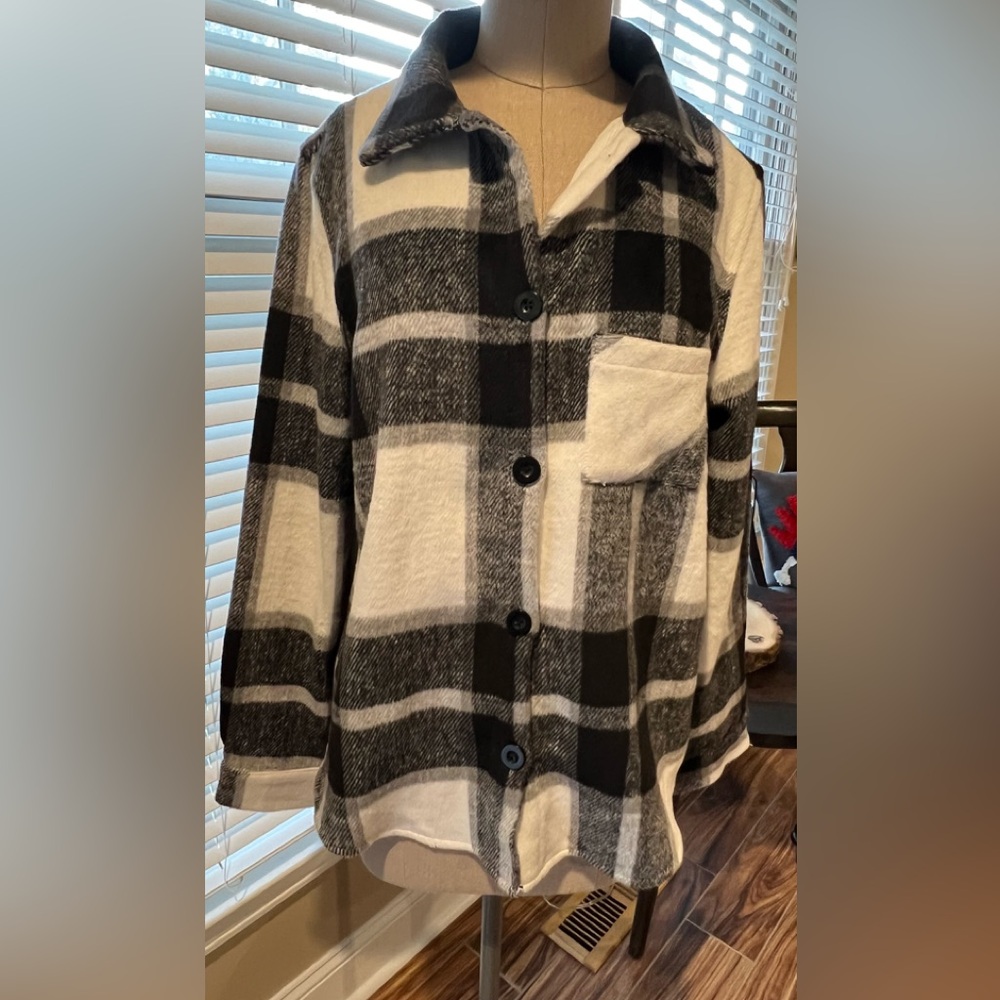 Plaid flannel button down shacket jacket